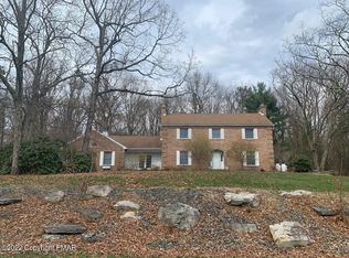 215 Saunders Ct, Cresco, PA 18326