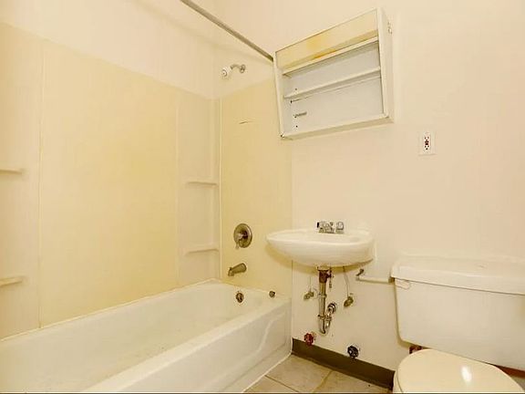 2nd image of 3957 N Irving Park #301