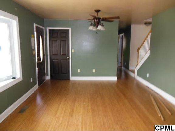 5th image of 1917 Esther Dr