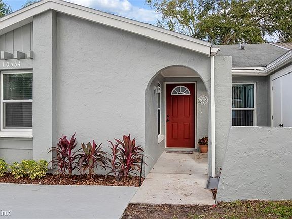 3rd image of 10464R Rosemount Dr