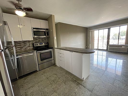 3rd image of 25-40 Shore Blvd #6F