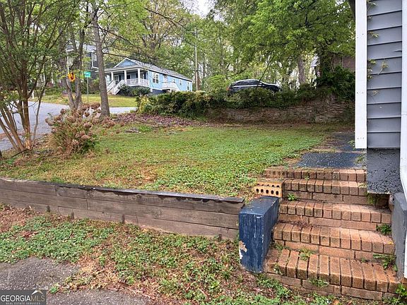 3rd image of 2387 Saint James Dr NW