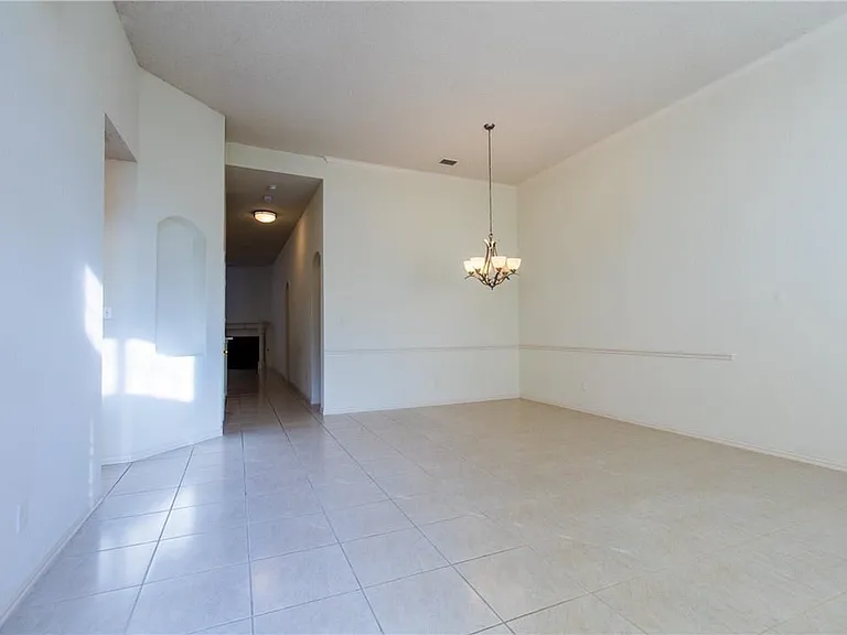 8216 Spring Valley Ln — Photo 11
