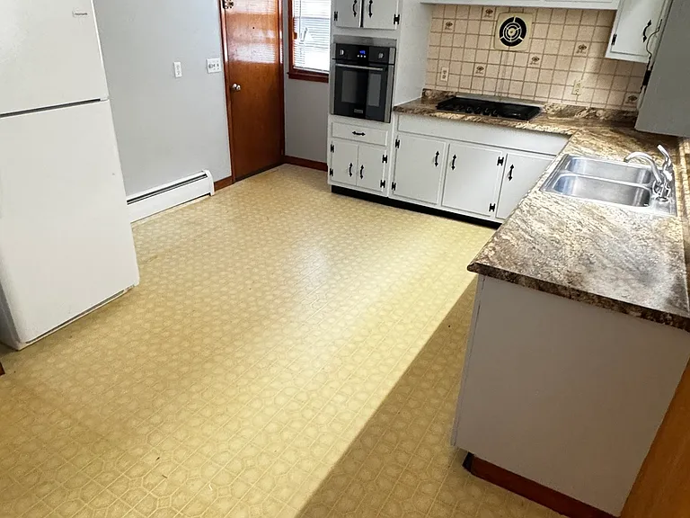 156 Putnam Ave — Photo 3
