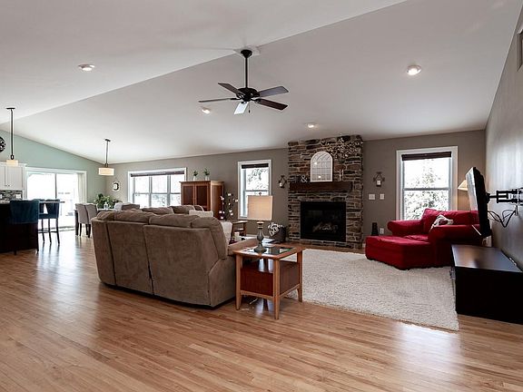 5th image of 9608 Newberry Dr