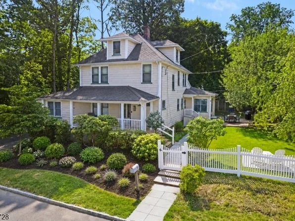 34 Orchard Sq, Caldwell Boro Twp., NJ 07006