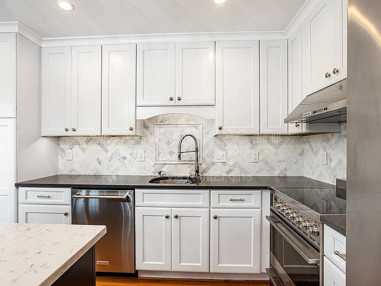 6107 Summer Park Ln — Photo 7
