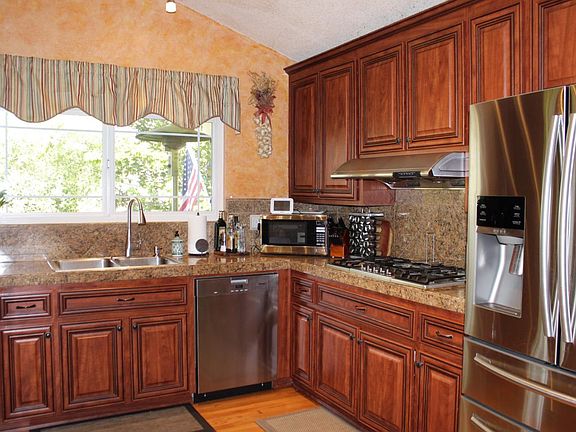 4th image of 17431 Lake View Dr
