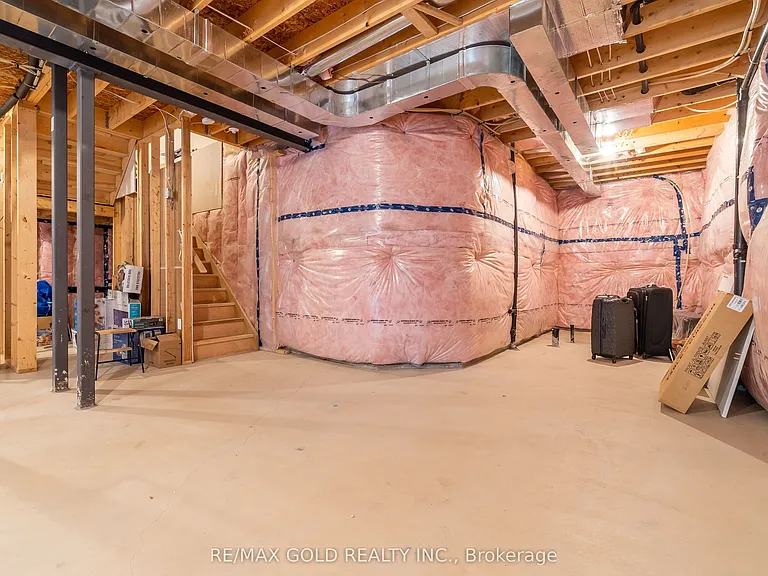 2591 Sheffield Blvd — Photo 43
