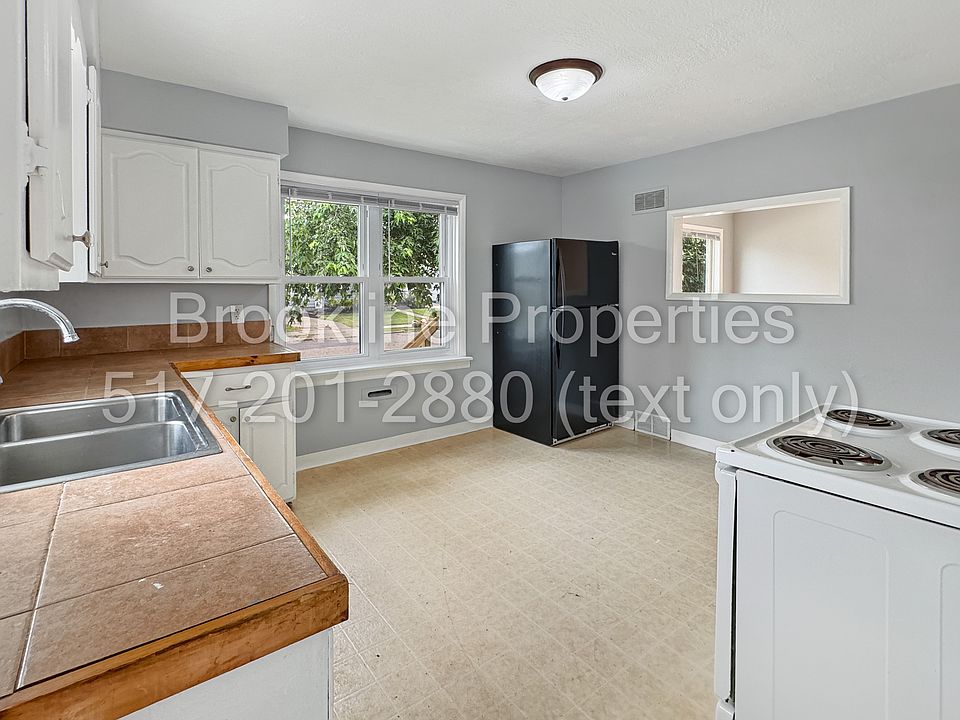 1st image of 823 Holten St