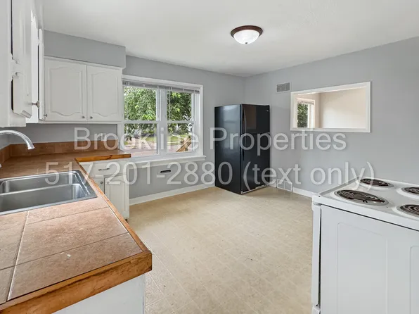 823 Holten St, Lansing, MI 48915
