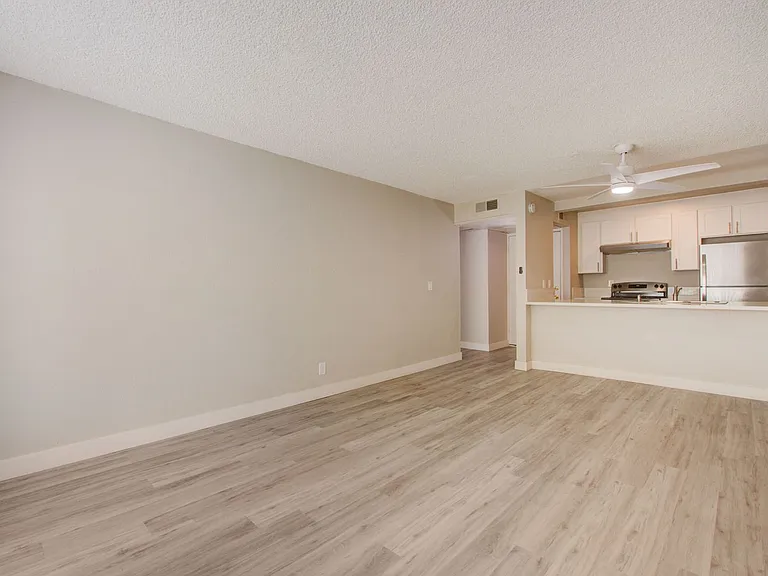 The Elms Apartments at 28th St — Photo 48