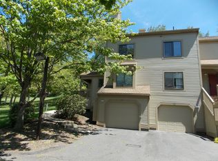 10 Ashford Dr #10, Avon, CT 06001