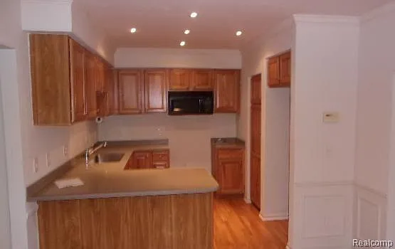 161 Allenhurst Ave — Photo 2