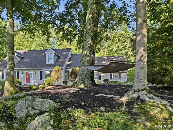 2 Banquo Brae Road, Brookfield, CT 06804