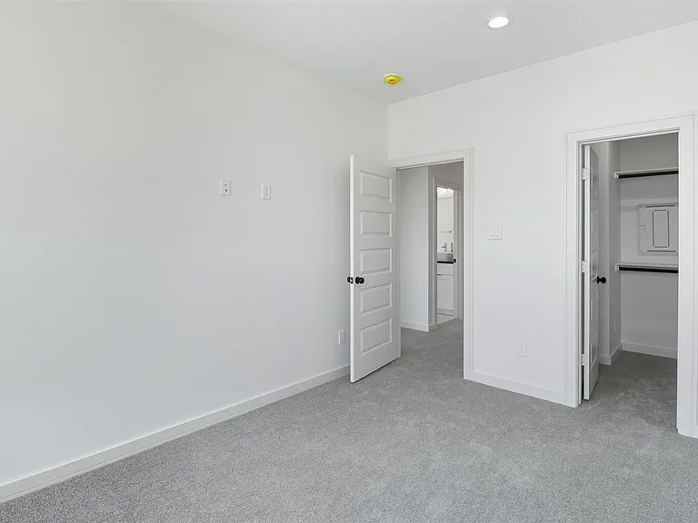 2929 El Fenice Ln — Photo 32