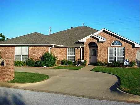 1st image of 102 Amanda Ct
