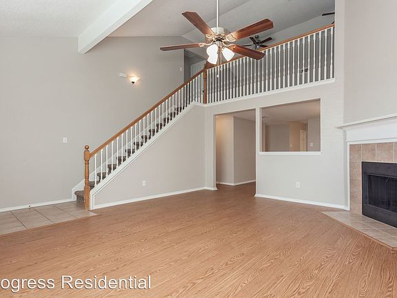 02-LivingRoom