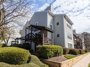 10032 Oakton Terrace Rd, Oakton, VA 22124