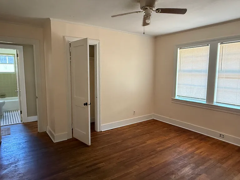 216 Stevens Dr — Photo 2