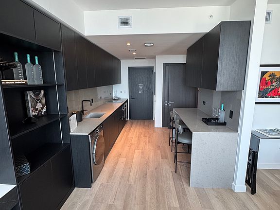 4th image of 20 NE 11th St #2204