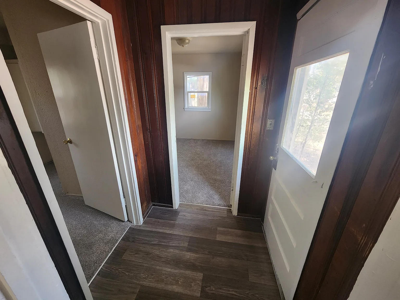 2 bed, 1.5 bath, 860 sqft, $1,250 — Photo 2