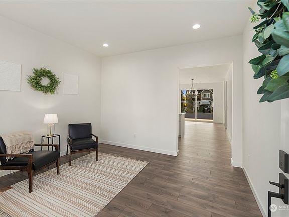 3rd image of 11916 131st Street Ct E