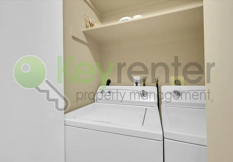 2254 Woodside Ln #2 — Photo 29