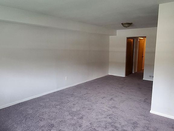 5th image of 2170 Strahle St Floor 1