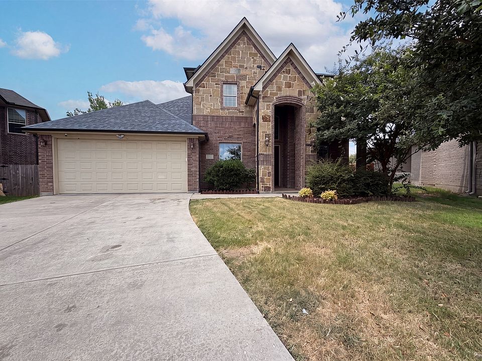 1st image of 400 Blue Star Ct