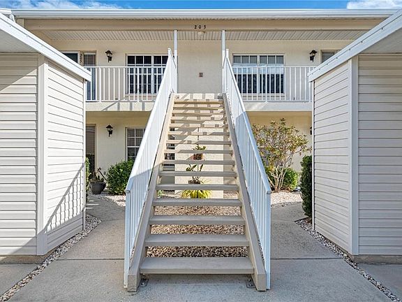5th image of 203 Silver Lake Dr Unit 205