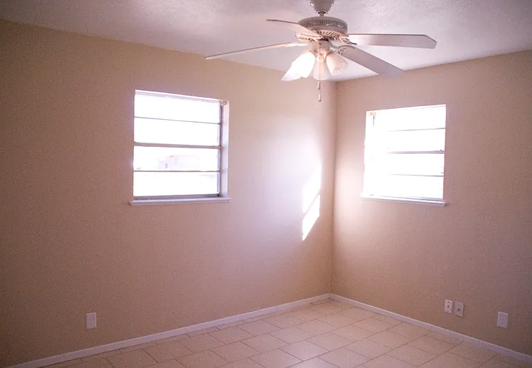 590 N Donna St — Photo 8