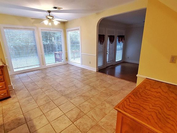 3rd image of 731 Deans Creek Dr