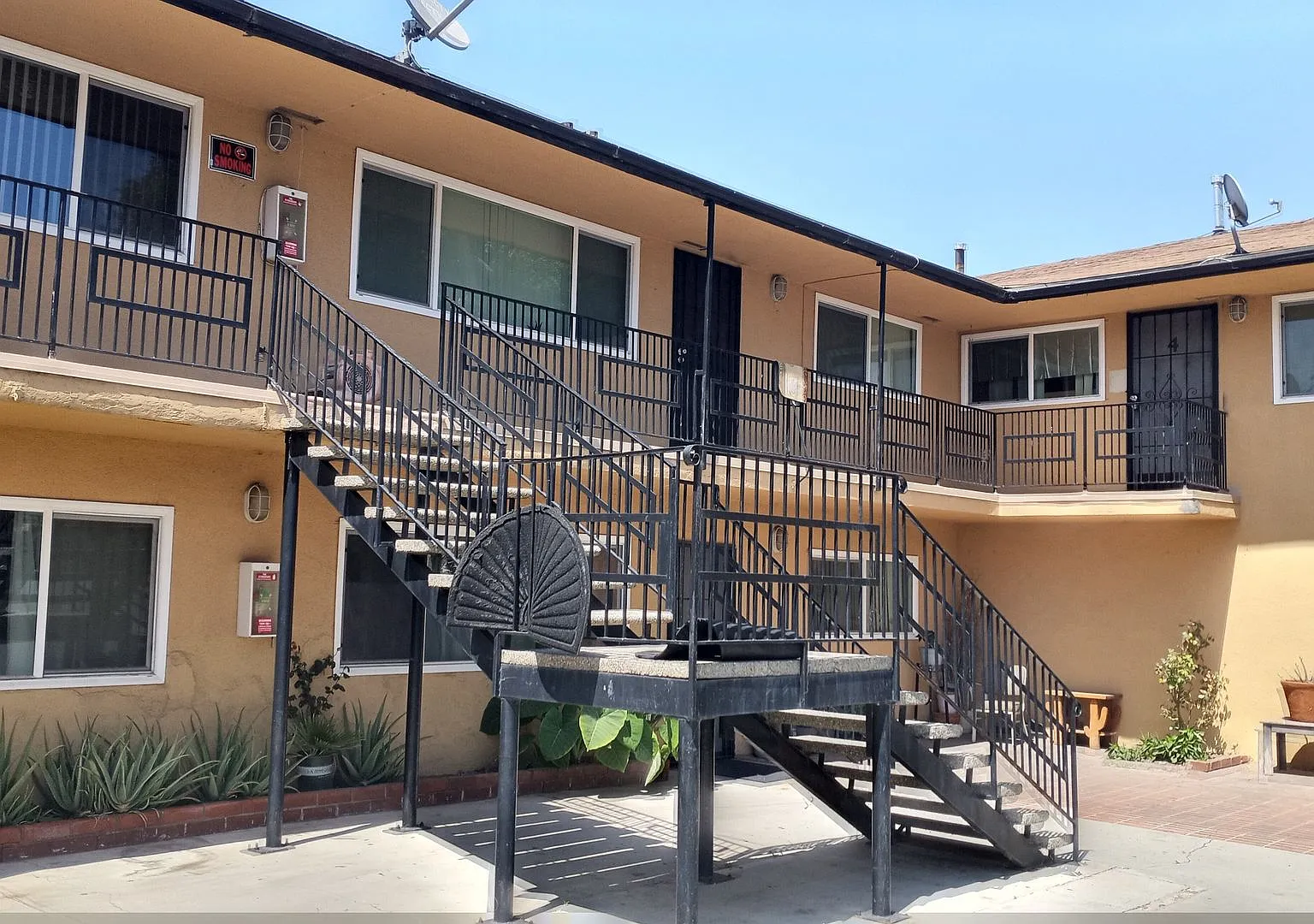 6765 Orizaba Ave — Photo 1