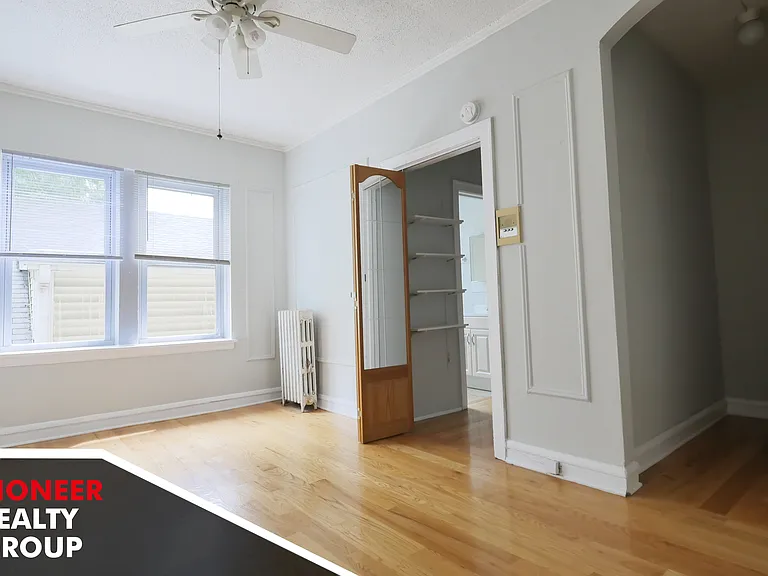 2855 N Burling St #202 — Photo 1