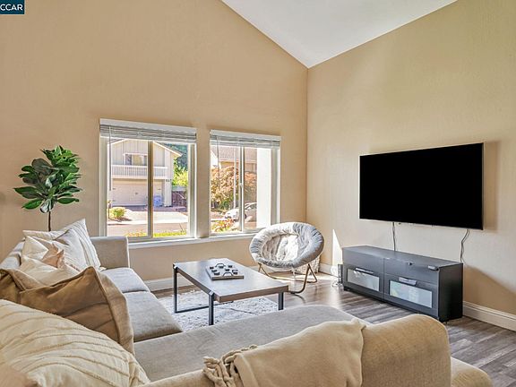 5th image of 570 Zephyr Cir