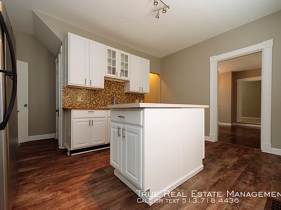 2nd image of 6540 Parkland Ave