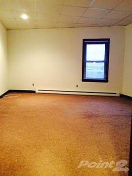 Large Queen size bedroom\n
