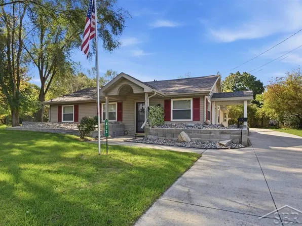 412 Lumm St, Gladwin, MI 48624