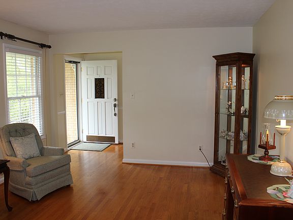 4th image of 65 Four Springs Ln