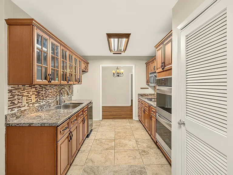 303 Saint Augustine Ave — Photo 15