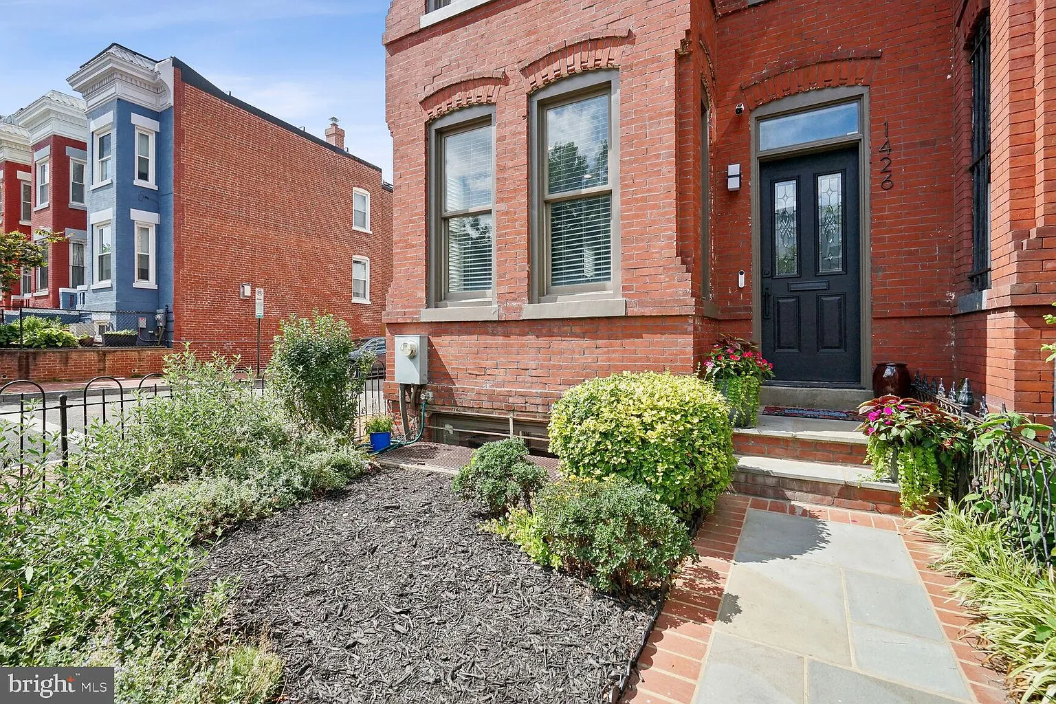 1426 F St NE photo 1