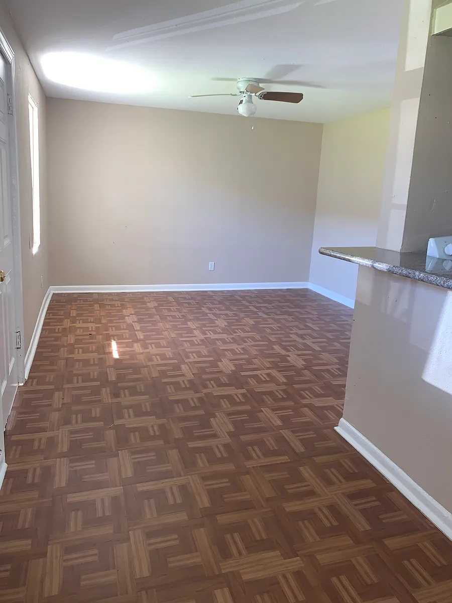 Photo 2 of 2 - 9211 N Green River Dr #7 - Houston, TX Building Photo - 9211 N Green River Dr #7