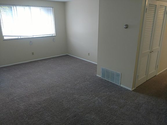 5th image of 1410 Neil Ave APT C1