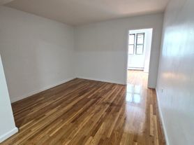 5525 98th Pl, Corona, NY