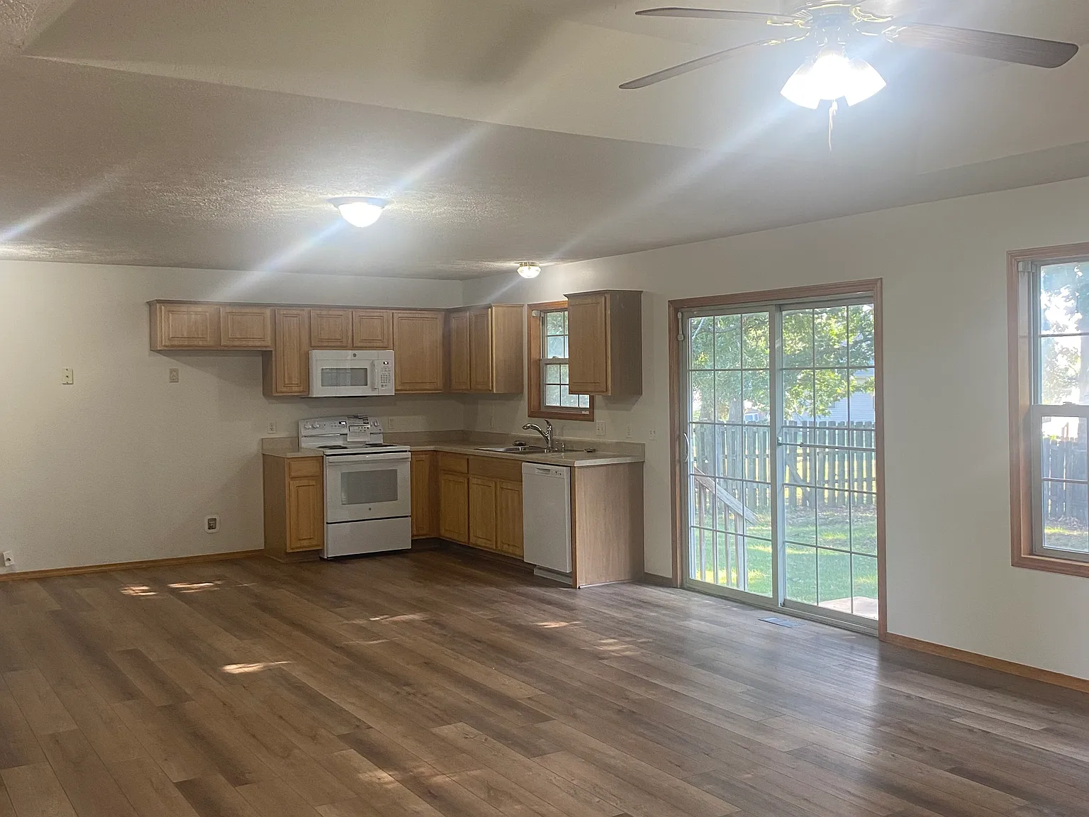 3 bed, 1266 sqft, $1,500 — Photo 4