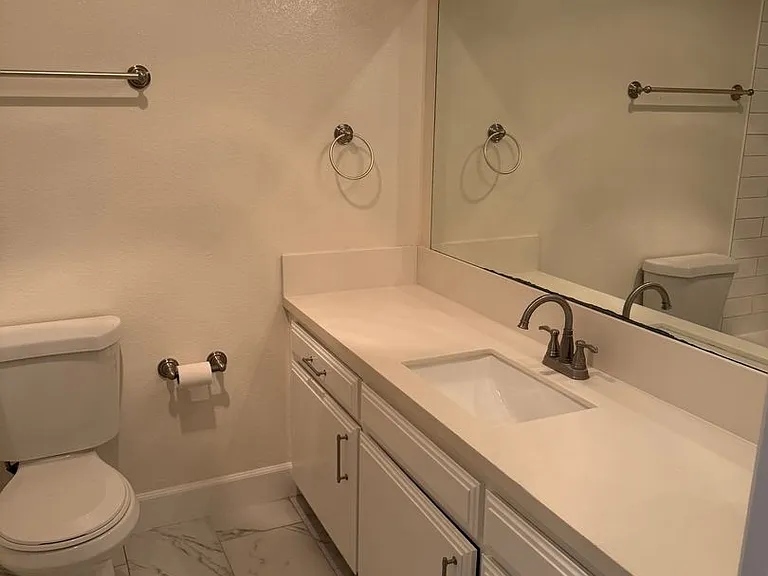 1736 Cable St #3 — Photo 24