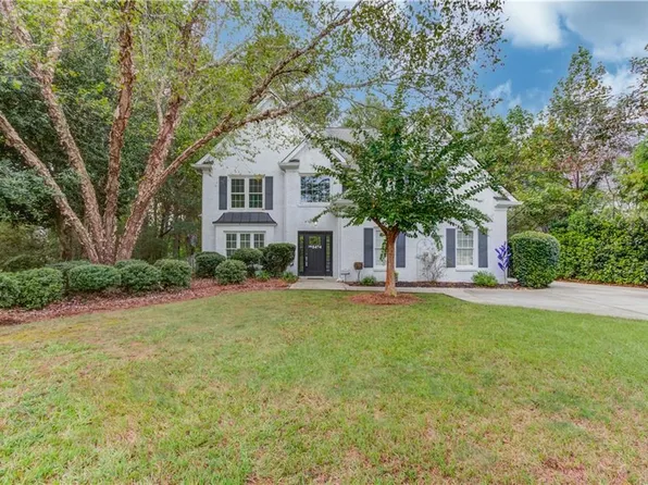 5474 Forest Dr, Loganville, GA 30052