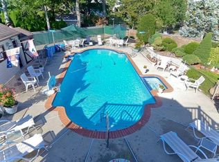 72 Swan Ct, Paramus, NJ 07652