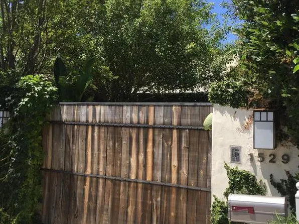 1529 Skylark Ln, Los Angeles, CA 90069